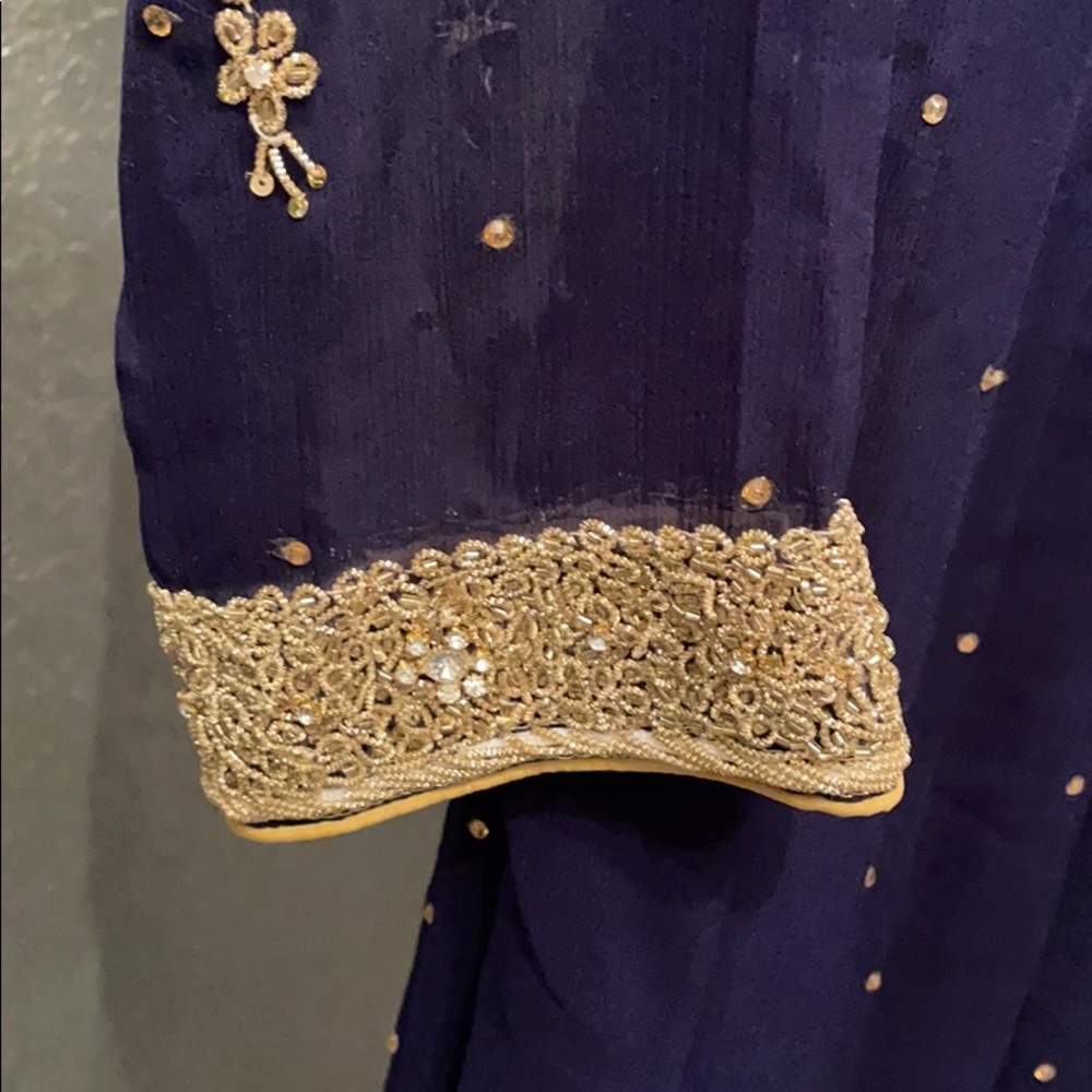 Navy and gold chiffon shalwar kameez - Picture 8 of 9